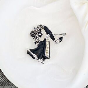 VINTAGE Mourning Pin Death Remember Honoring Brooch